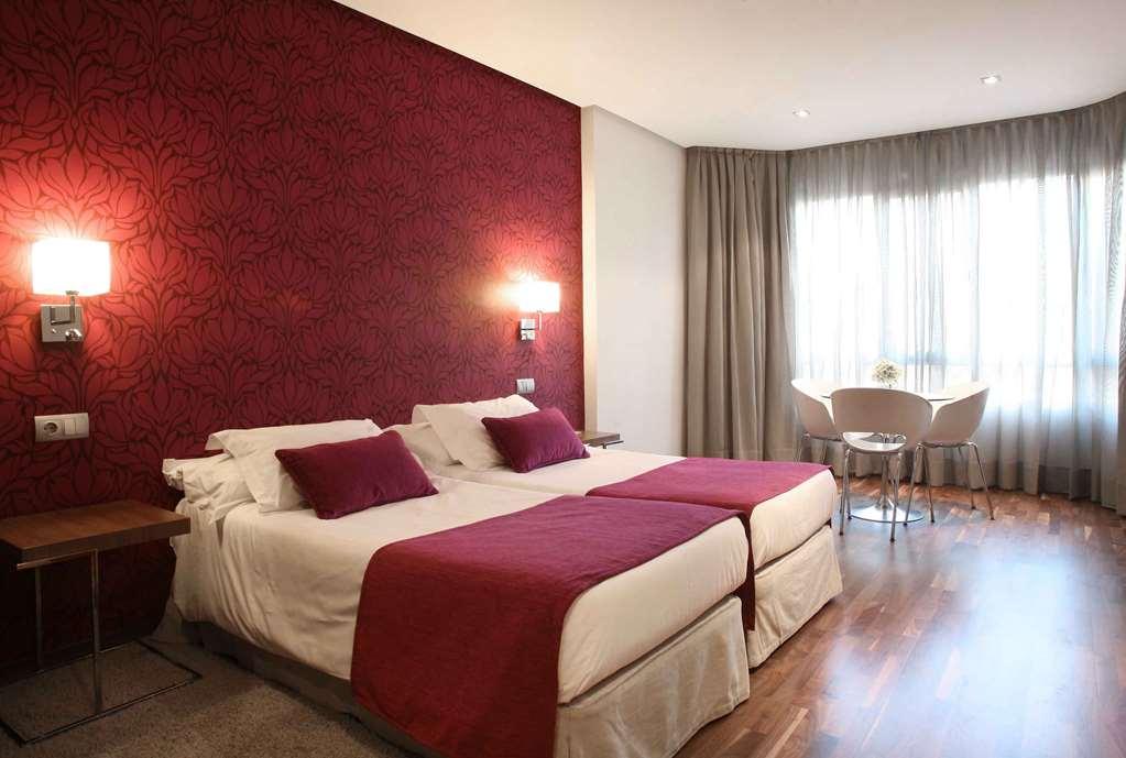 Apartosuites Jardines De Sabatini Madryt Pokój zdjęcie