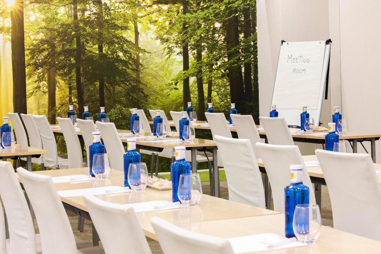 Apartosuites Jardines De Sabatini Madryt Zewnętrze zdjęcie