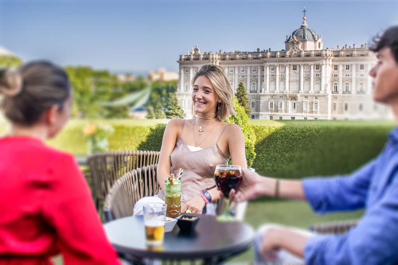 Apartosuites Jardines De Sabatini Madryt Zewnętrze zdjęcie