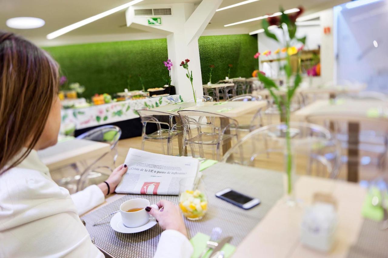 Apartosuites Jardines De Sabatini Madryt Zewnętrze zdjęcie