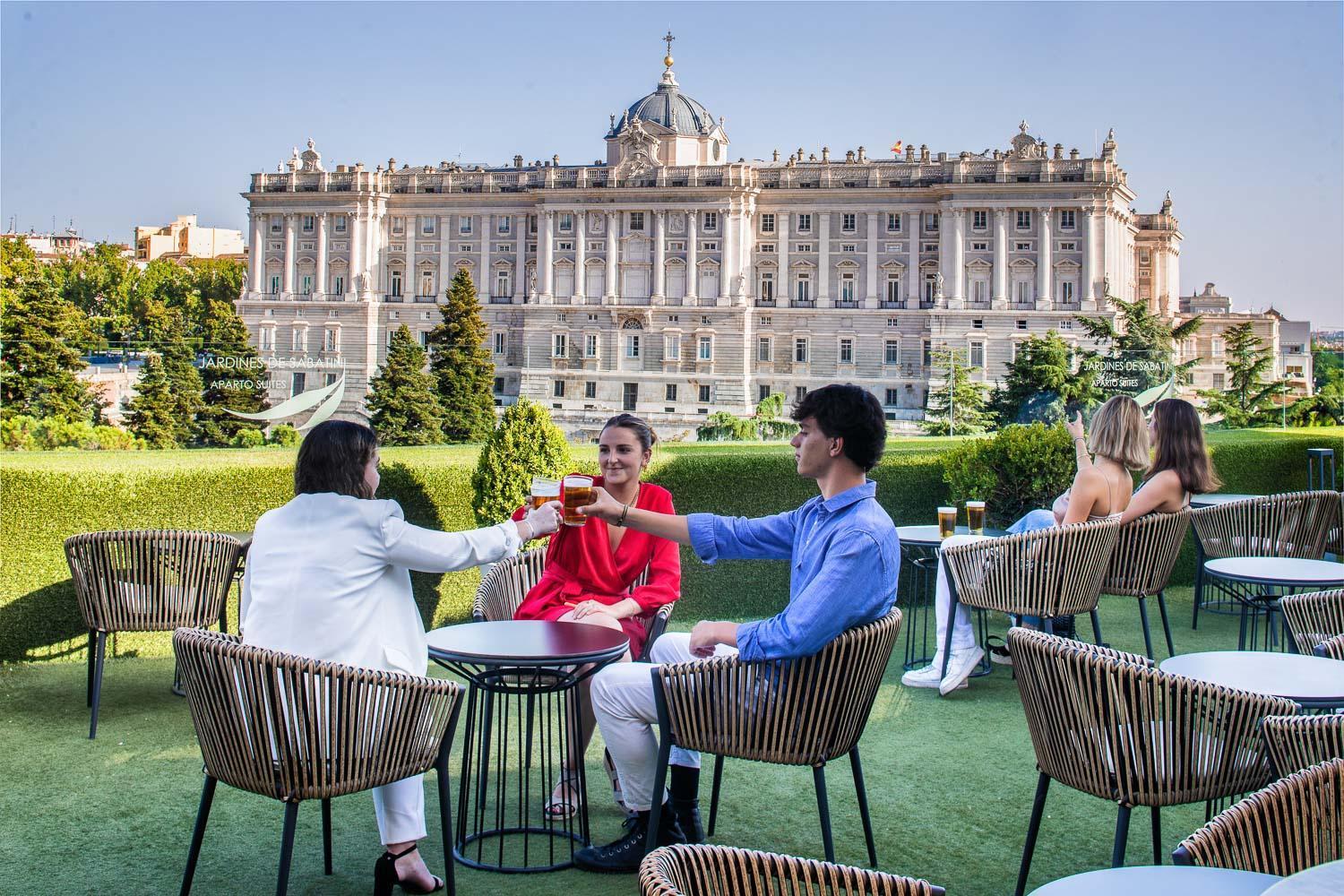 Apartosuites Jardines De Sabatini Madryt Zewnętrze zdjęcie