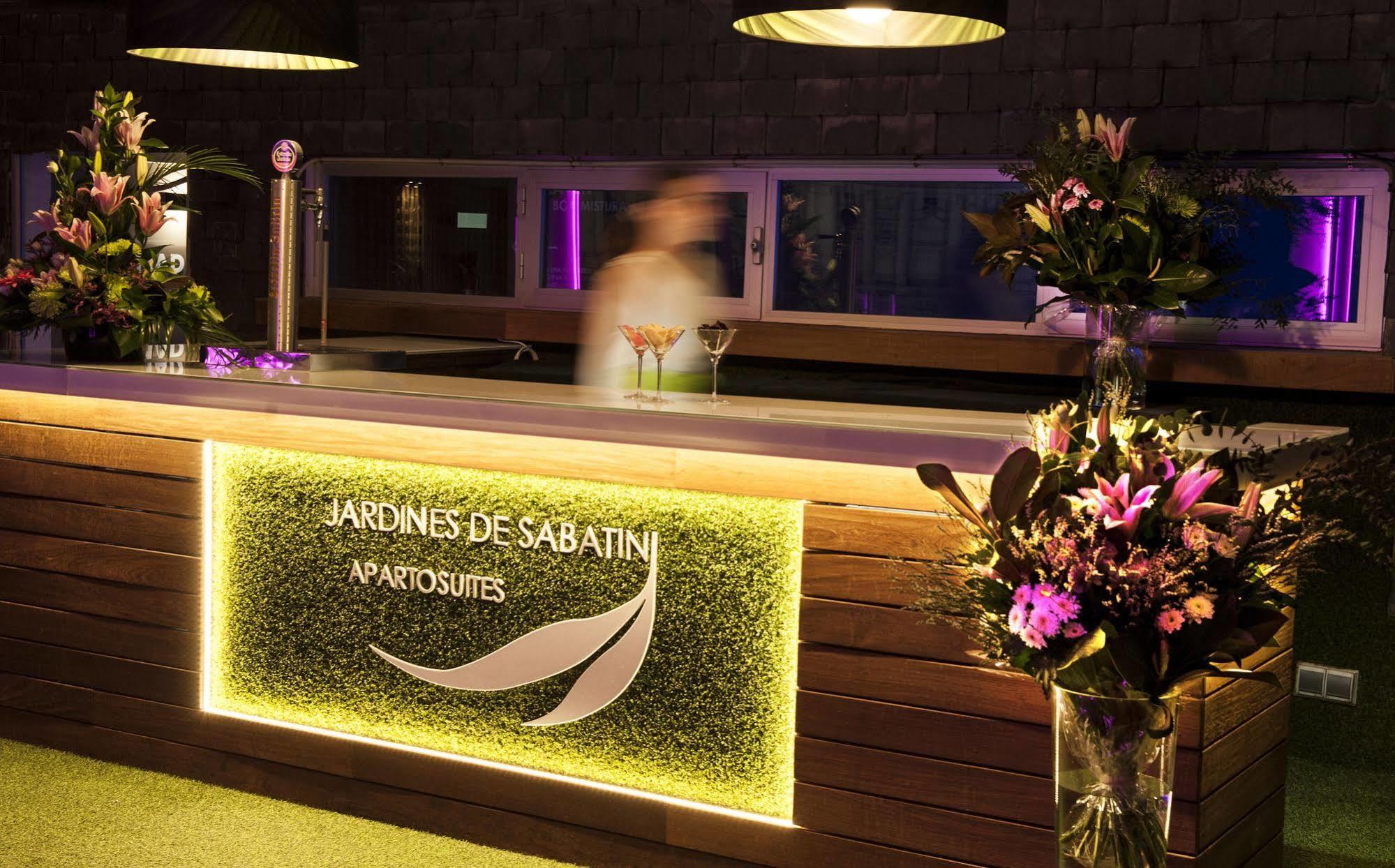 Apartosuites Jardines De Sabatini Madryt Zewnętrze zdjęcie