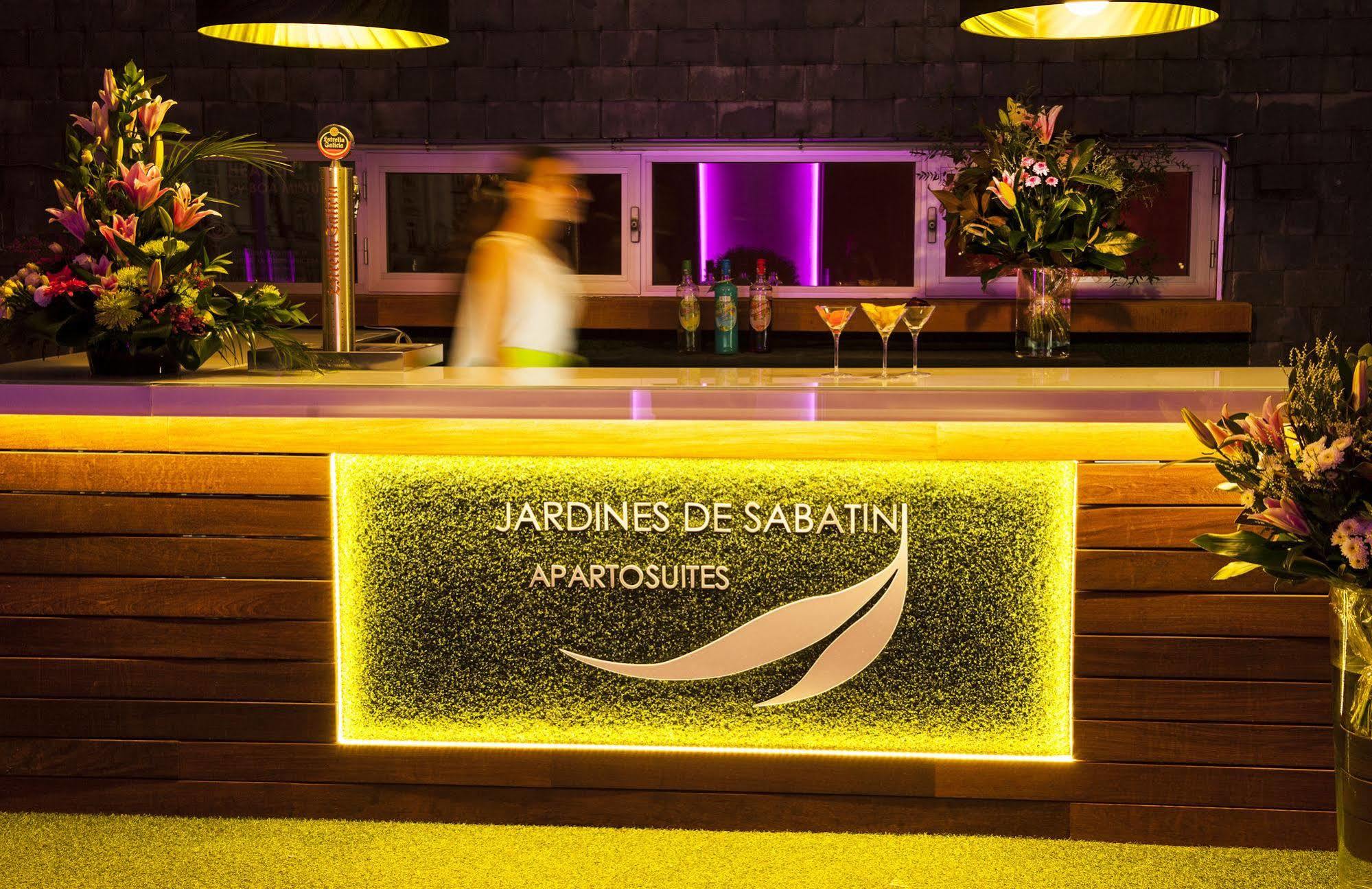 Apartosuites Jardines De Sabatini Madryt Zewnętrze zdjęcie