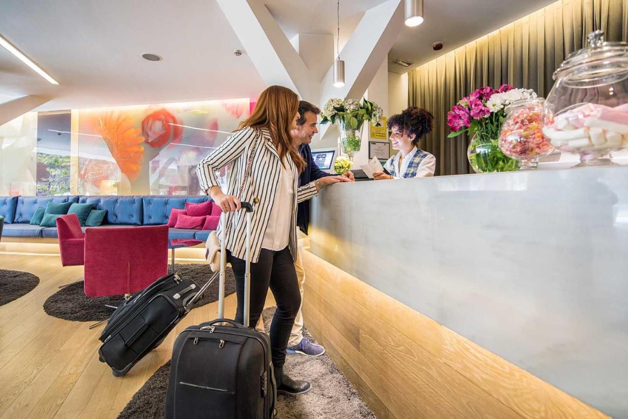 Apartosuites Jardines De Sabatini Madryt Zewnętrze zdjęcie